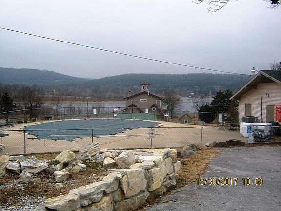 5th image of 618 Jellystone Ave