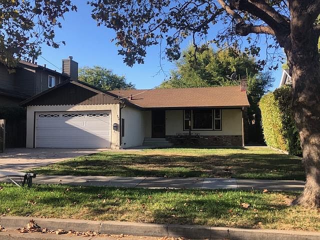1st image of 440 Iris St
