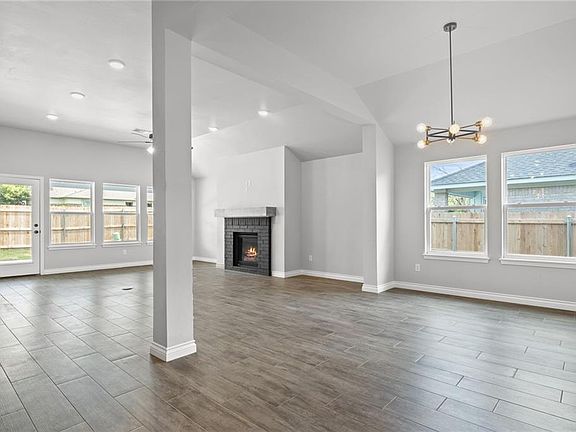 5th image of 20031 Park Ln