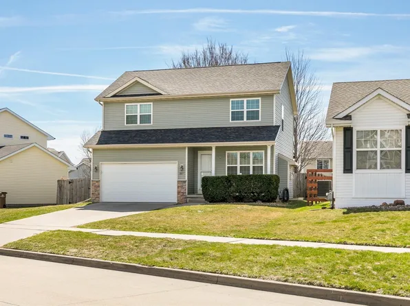 9366 Fairview Dr, West Des Moines, IA 50266