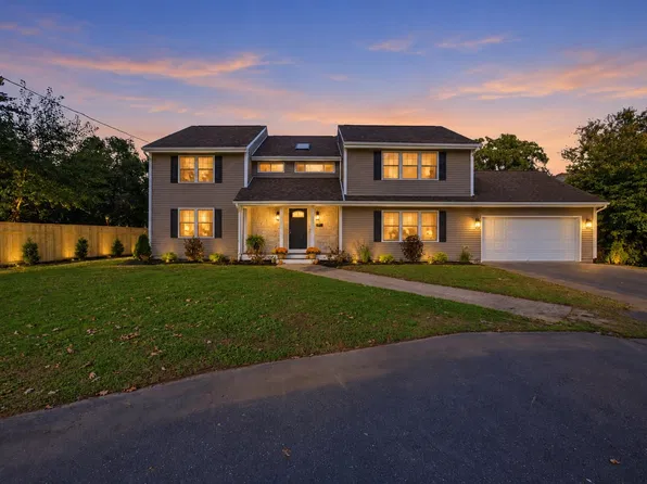 126 Barry St, Feeding Hills, MA 01030
