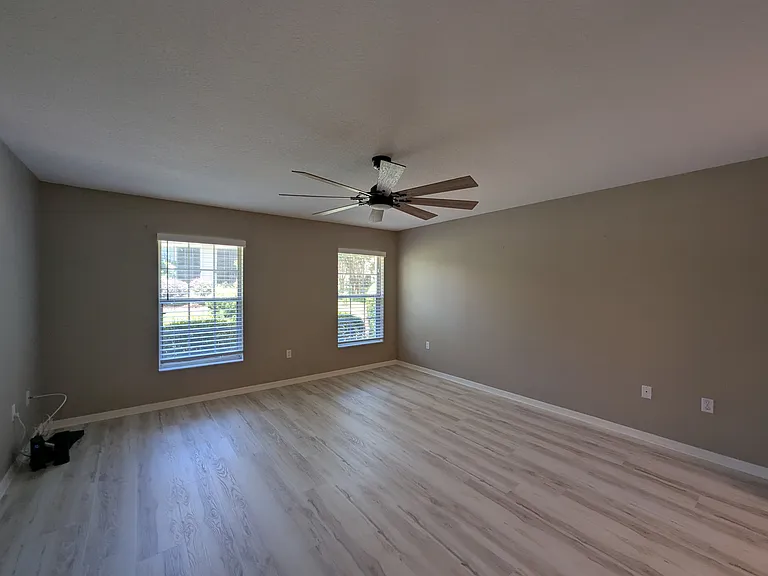 1570 N Foxboro Loop — Photo 7