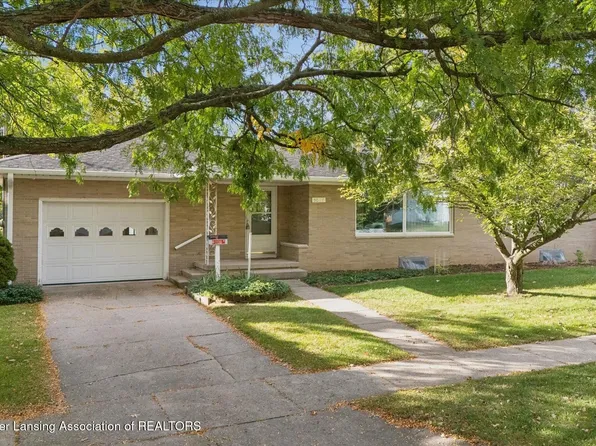 502 E McConnell St, Saint Johns, MI 48879