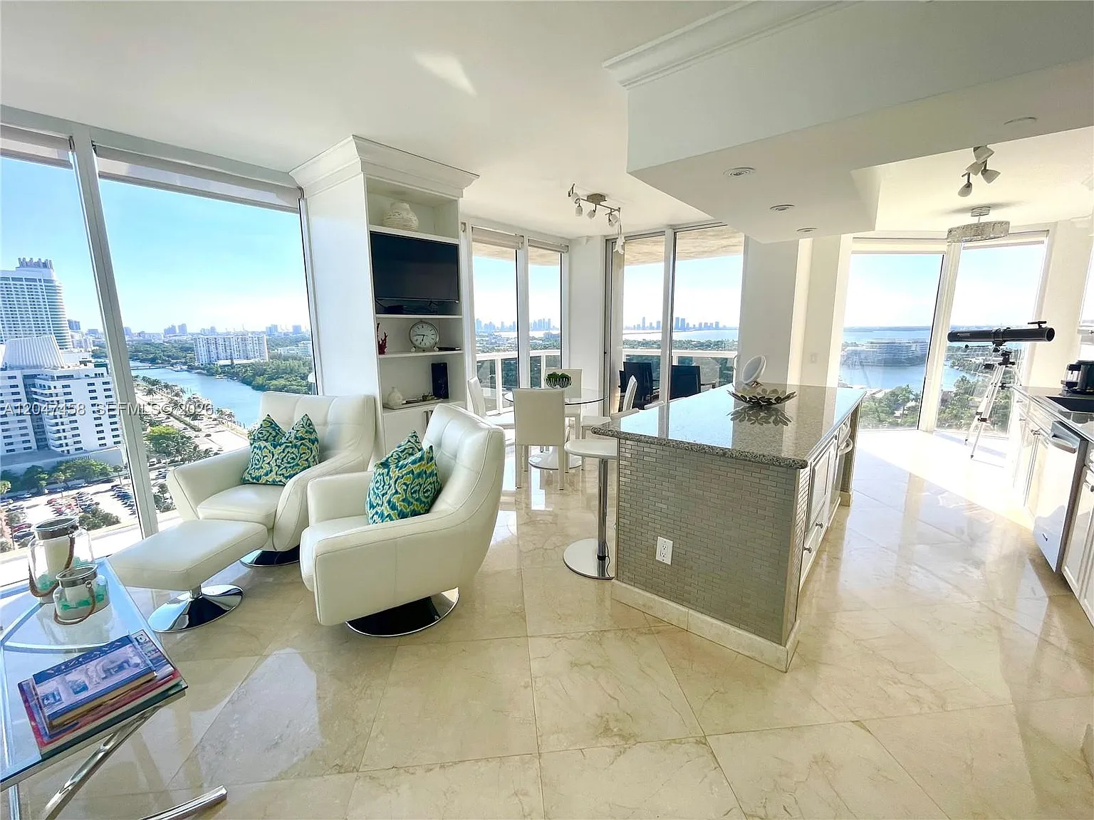 Green Diamond Condo — Photo 3