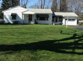 28 Ranch Village Ln, Rochester, NY 14624