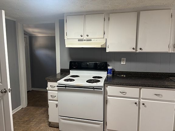 5th image of 111 2nd St