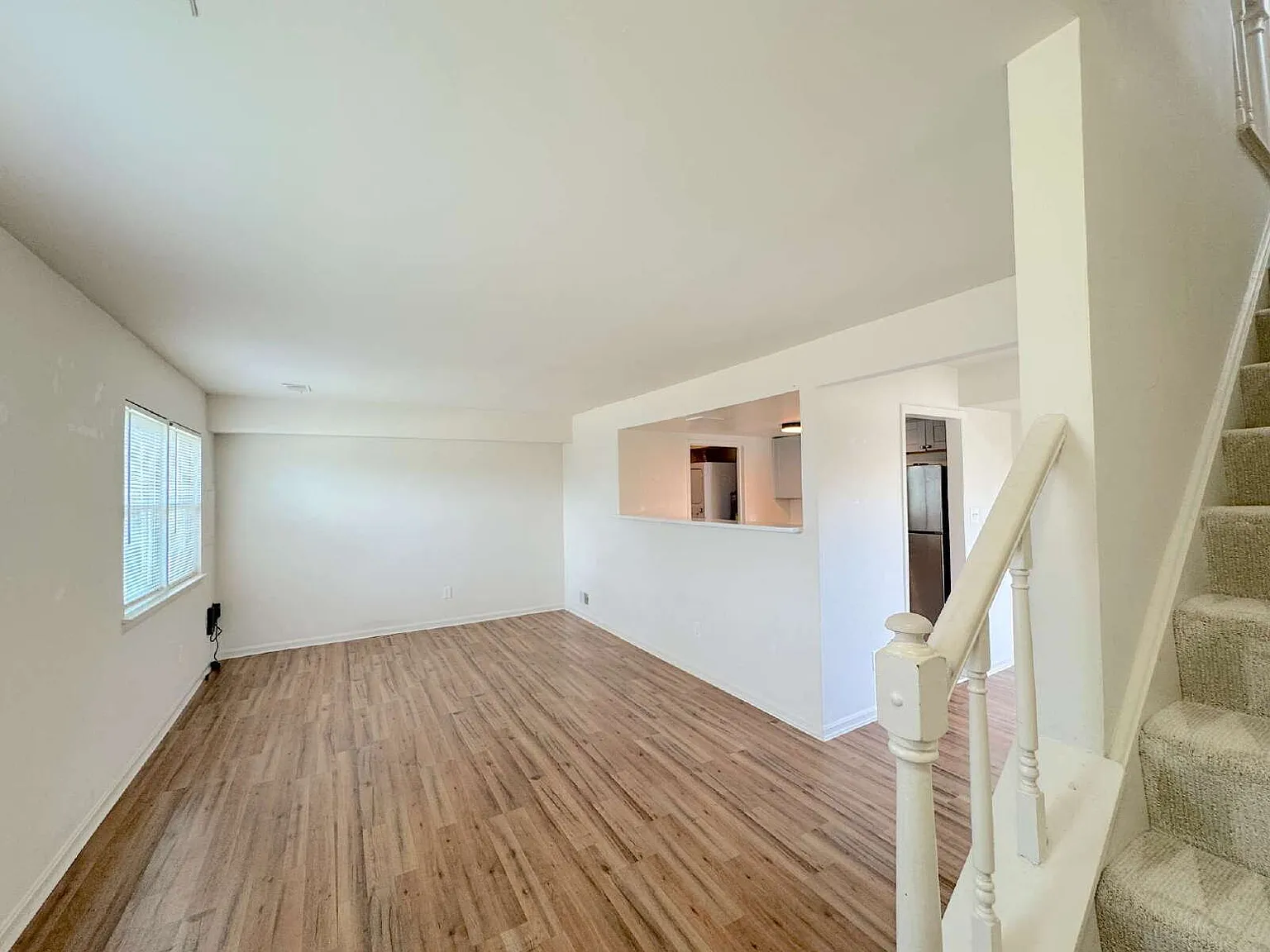 2 bed, 1.0 bath, $1,900 — Photo 3