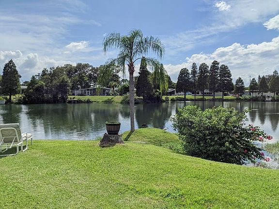 3rd image of 209 Cayuta Ave