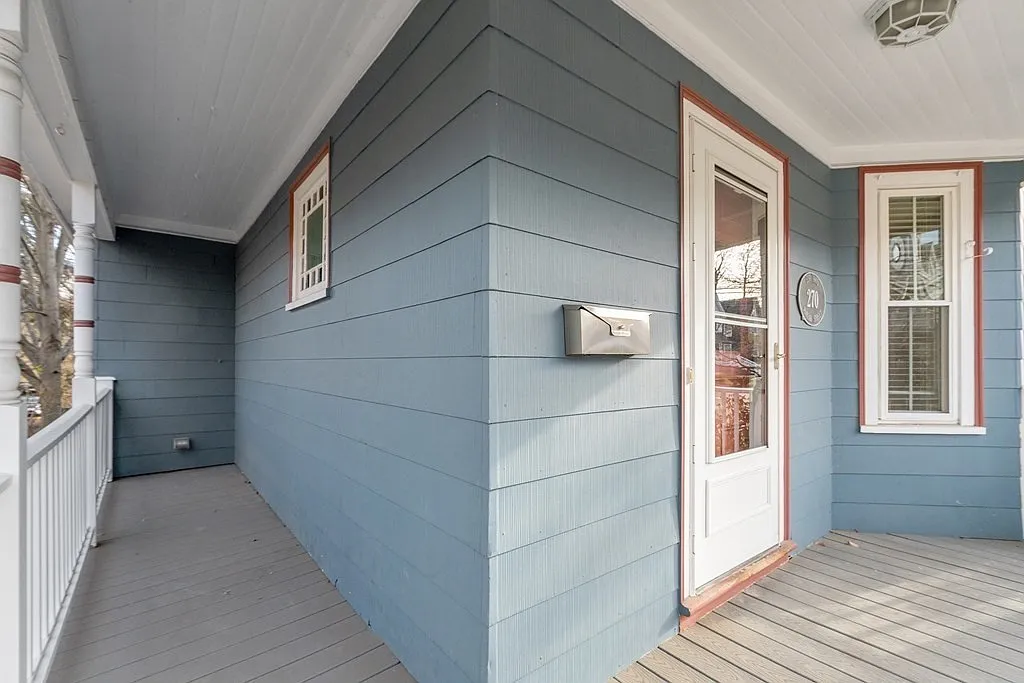 4 bed, 1.5 bath, 1714 sqft, $4,800 — Photo 2