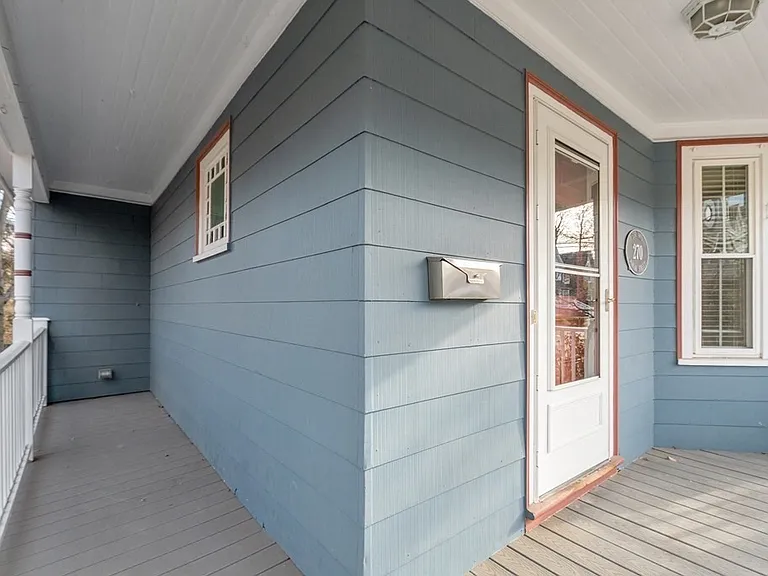 270 Poplar St — Photo 2