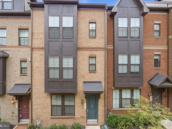 2837 Hokie Ln, Alexandria, VA 22306