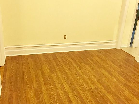 4th image of 2805 43rd St APT 18