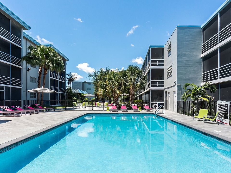 Aventura Oaks Apartments Miami