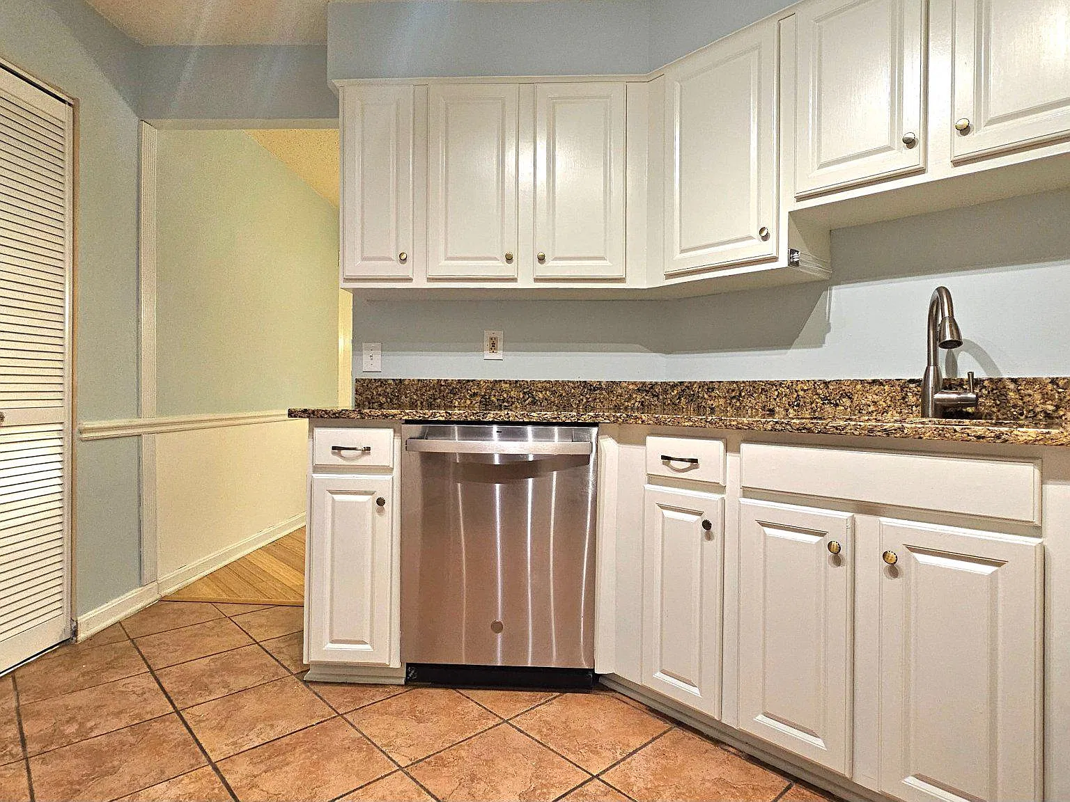 2100 Langston Blvd — Photo 4