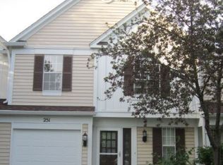 251 Half Moon Cir, Aurora, IL 60504