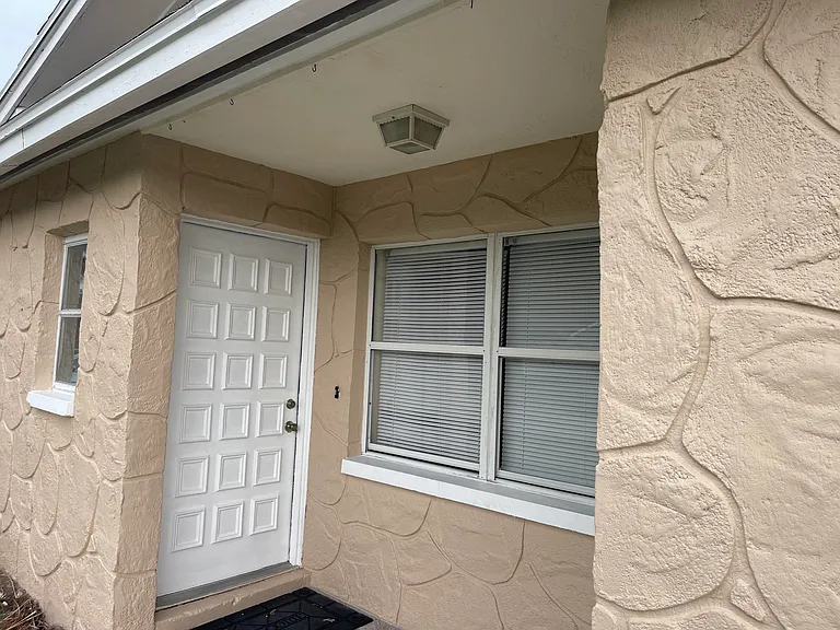 5633 Auld Ln — Photo 2