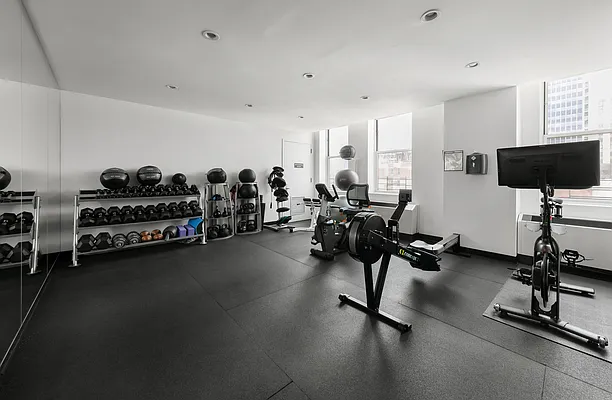 Rented by SERHANT. | media 19