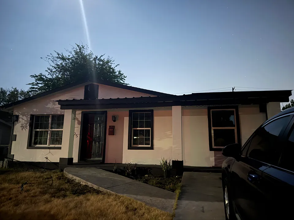 2405 Devonshire Dr