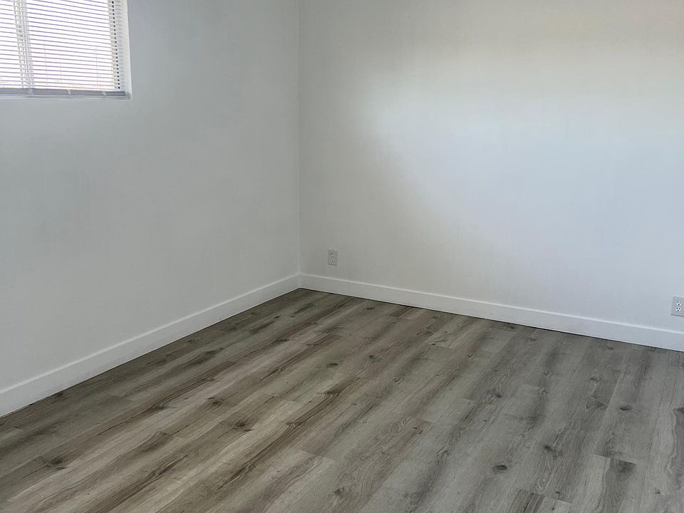 1st image of 111 E 99th St #3