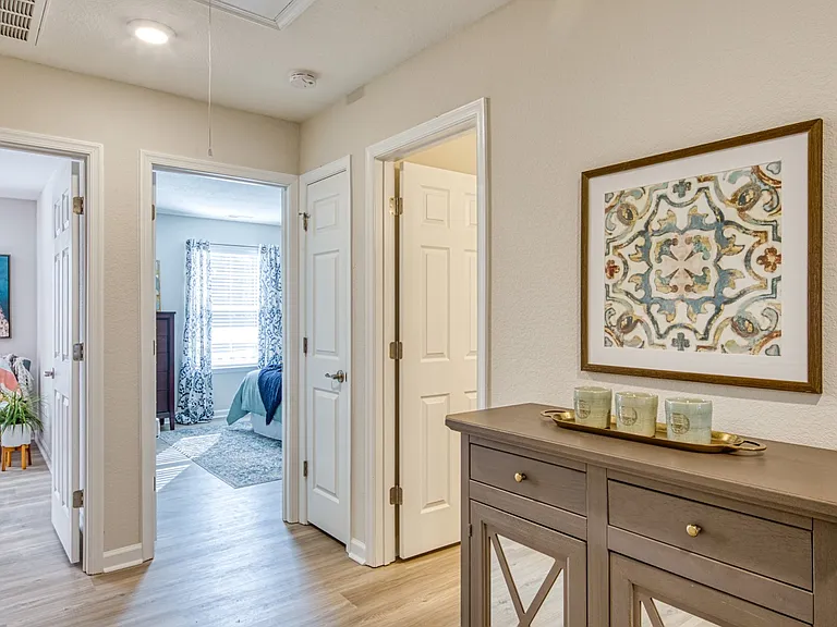 Hillpoint Preserve Townhome Apartments — Photo 45