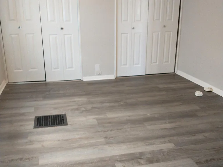 118 2nd Ave — Photo 20