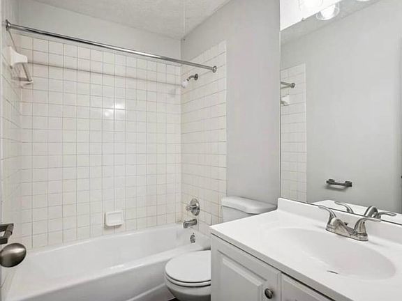2nd image of 5554 Chatford Dr #5554