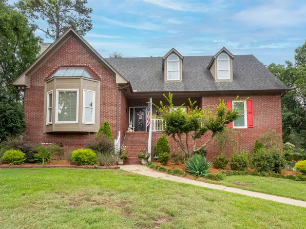 303 Roundabout Dr, Trussville, AL 35173