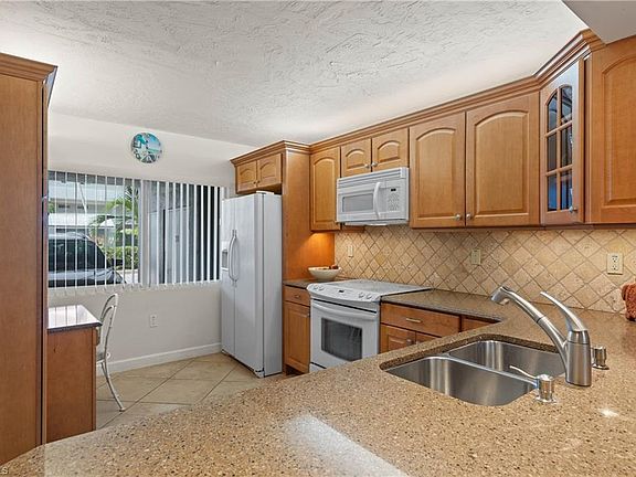 4th image of 200 Periwinkle Way Unit 120