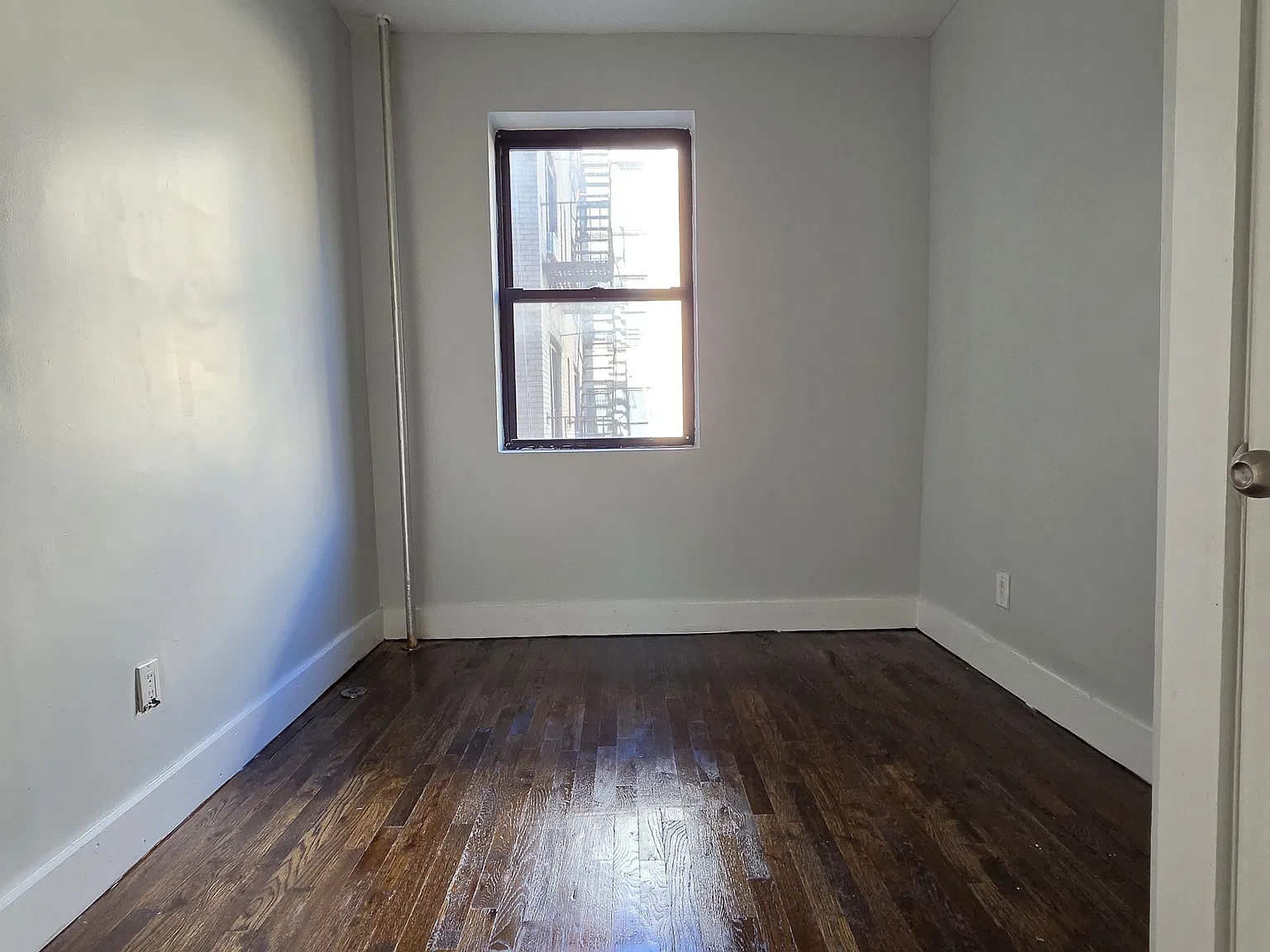 2100 Westbury Court — Photo 3
