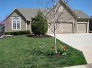 19416 W 98th Ter, Lenexa, KS 66220