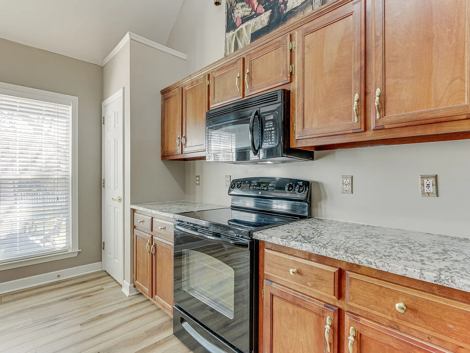 3 bed, 1506 sqft, $2,400 — Photo 4