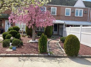 6132 78th St, Middle Village, NY 11379