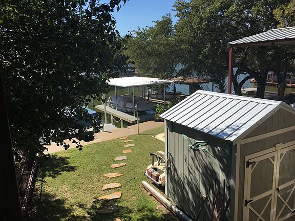 3rd image of 703 Brazos Harbor Cir