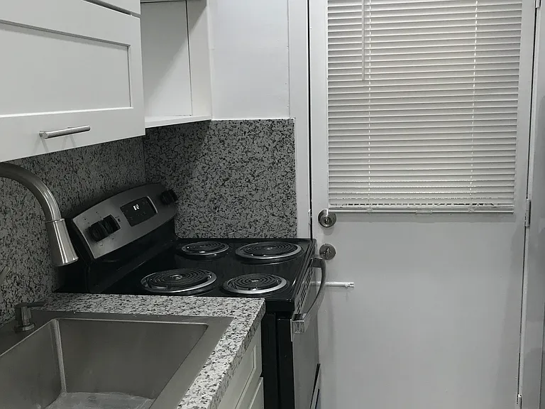 3180 SW 17th St #8 — Photo 6