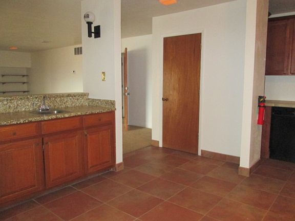 4th image of 316 Yucca Dr NW