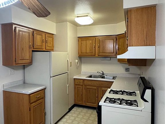 2nd image of 910 Westmoreland Dr APT 2