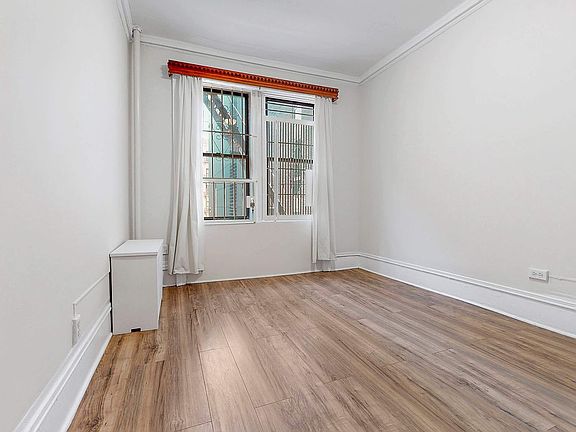 5th image of 825 W 179th St APT 4F