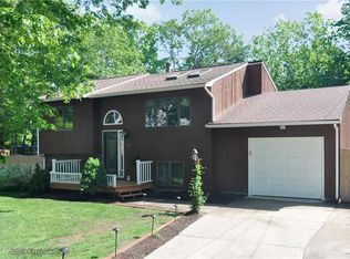 87 Reservoir Rd, Coventry, RI 02816