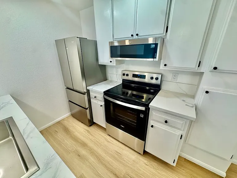 13765 Ruette Le Parc #F — Photo 4