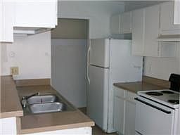 4th image of 5530 Farley Dr