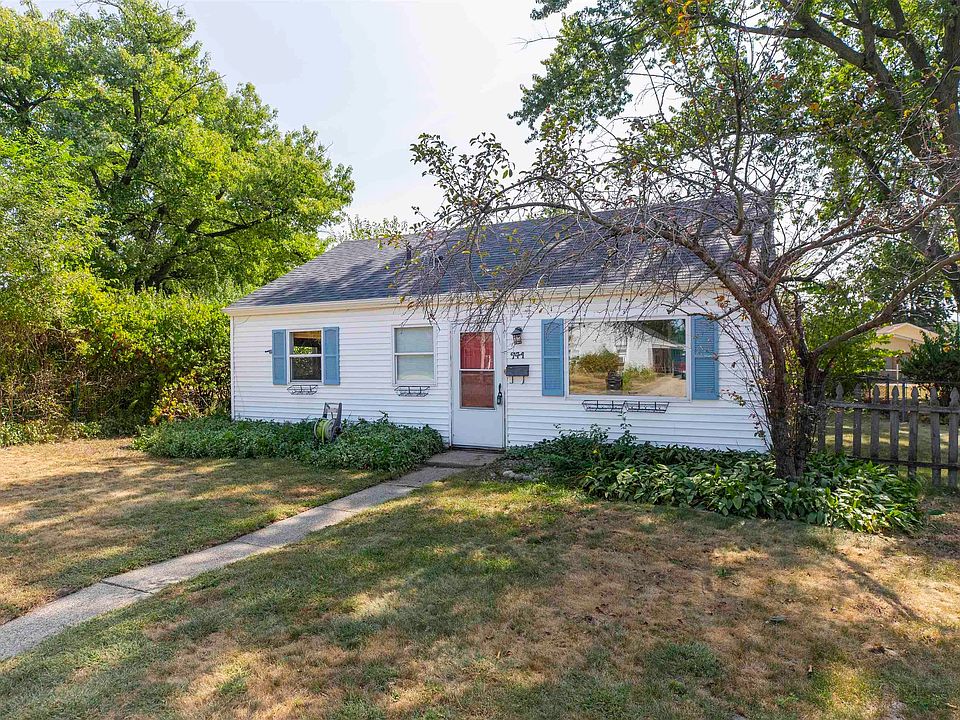 1st image of 741 Marine Ave