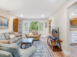 232 Riveredge Dr, Chatham, NJ 07928