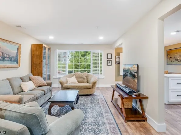 232 Riveredge Dr, Chatham Twp., NJ 07928