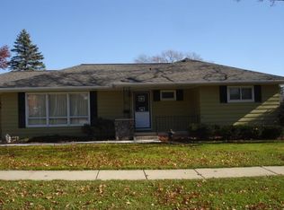 997 Dix St, Columbus, WI 53925