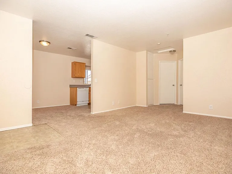 Desert Heights Apartment Homes — Photo 38