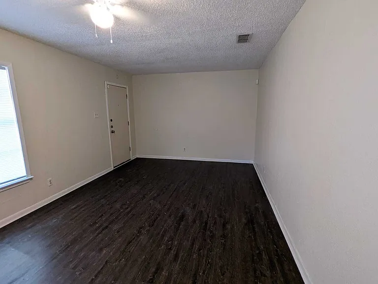 1106 Williamson Dr — Photo 10