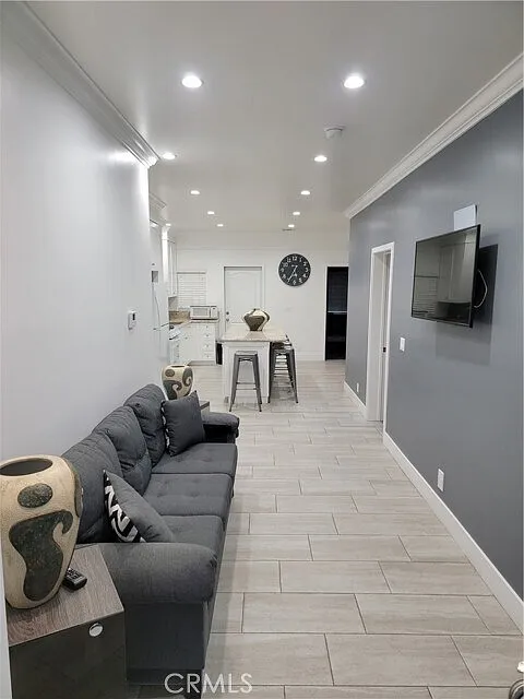 3 bed, 1300 sqft, $3,450 — Photo 3