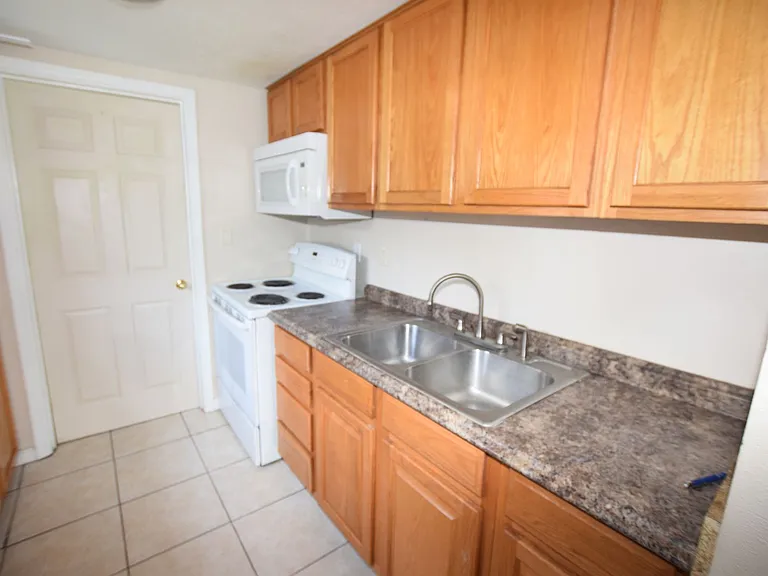 317 E Barnes Ave — Photo 21