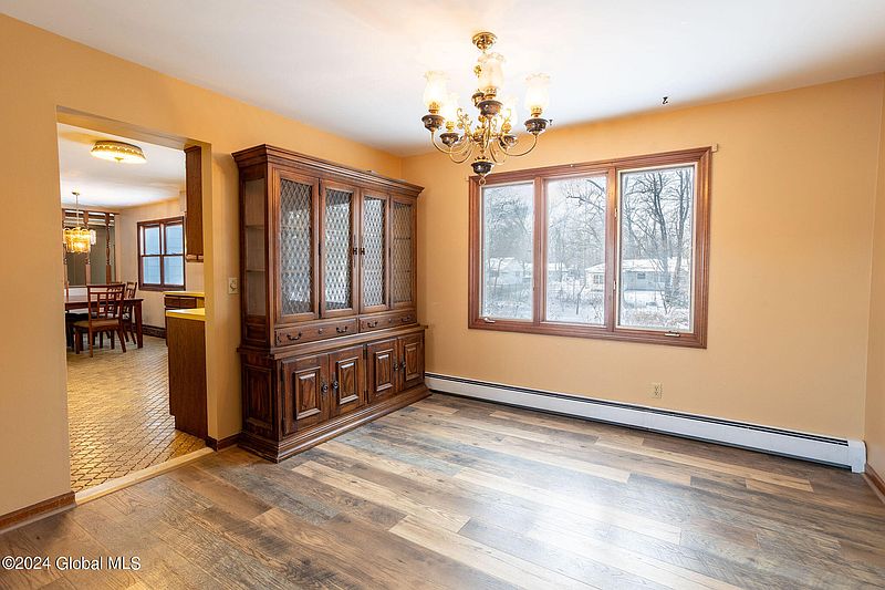 5th image of 44 Delafield Drive