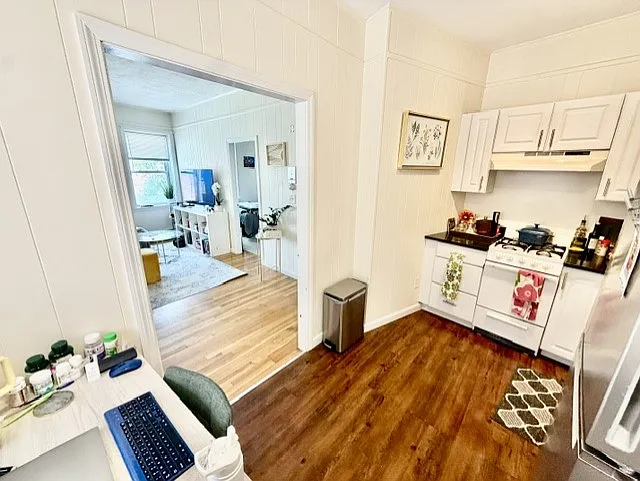 392 Commercial St #3 — Photo 15